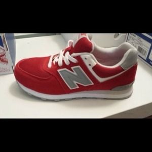 New balance 574 shoes size Y4