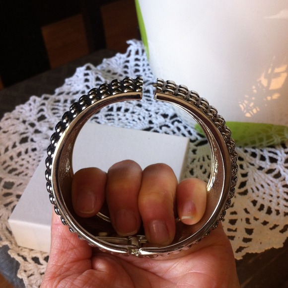 Silver cuff - Picture 2 of 4