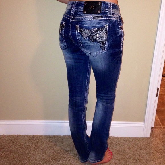 🚫SOLD🚫NEW Miss Me Straight Leg Jeans - Picture 3 of 4