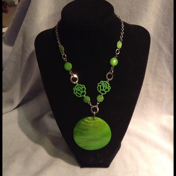 Dyed Mother of Pearl..silver chain. NWOT