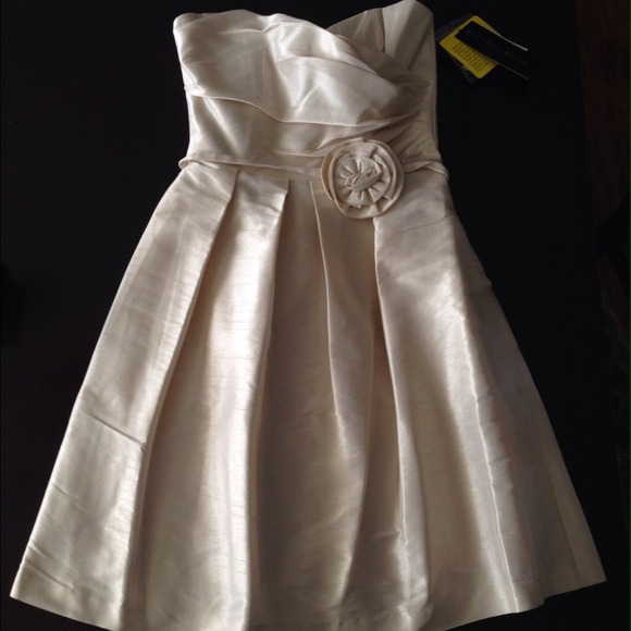 Alfred Sung bridesmaid/cocktail dress style d496