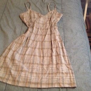 This is a pretty plaid sun dress
