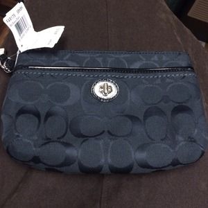 Black Coach F49715 Wristlet