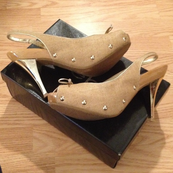 Bebe heels - Picture 3 of 4