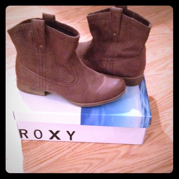 Roxy ankle boots