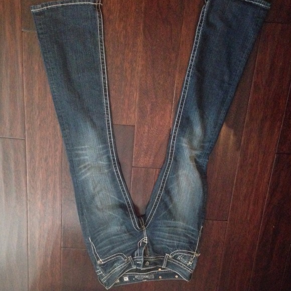 Miss Me Jeans. flare cut - Picture 2 of 3
