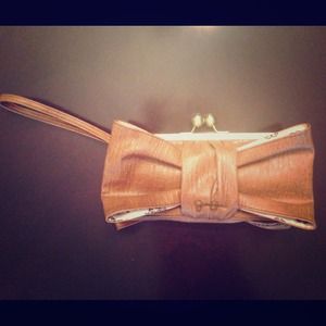 Jessica Simpson "Jenny bow" clutch 🚫SOLD🚫