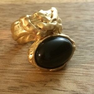 Cabochon Black Onyx and Gold ring