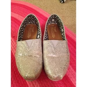 Silver glitter toms