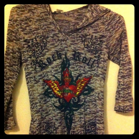 Long sleeve hoodie t-shirt