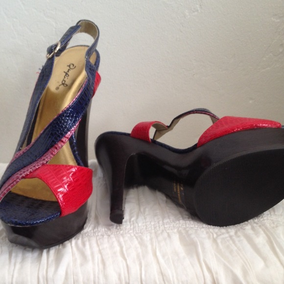 High Heels - Picture 2 of 3