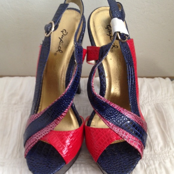 High Heels - Picture 3 of 3