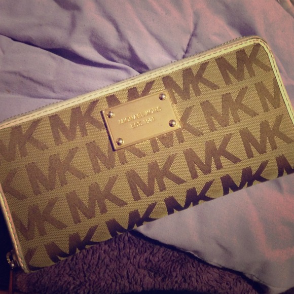*ON HOLD* MK WALLET