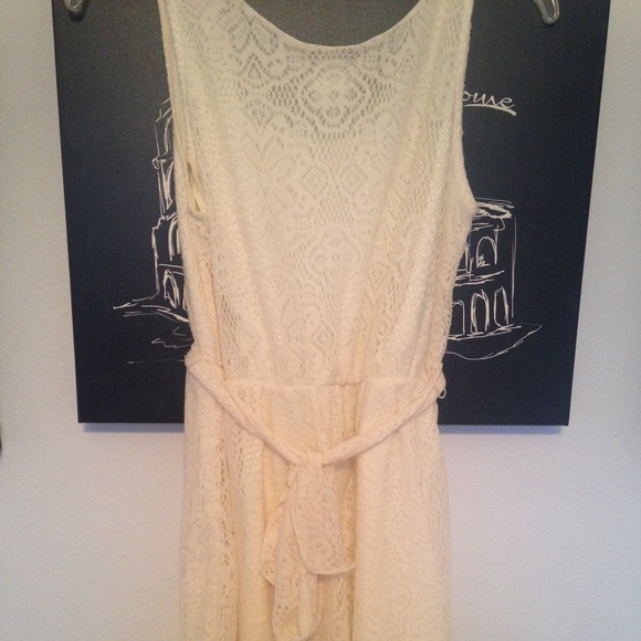 WHITE DRESS 💞 - Picture 4 of 4