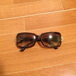 AUTHENTIC Gucci rectangle sunglasses.UV protection