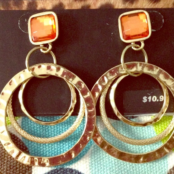 SOLD‼️ GOLD TONE & FAUX GEMS EARRINGS!!! NWT