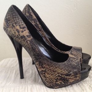 Snake skin high heel