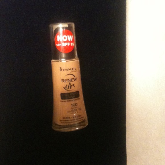 Rimmel London Renew & Lift Liquid Foundation Ivory - Picture 1 of 1