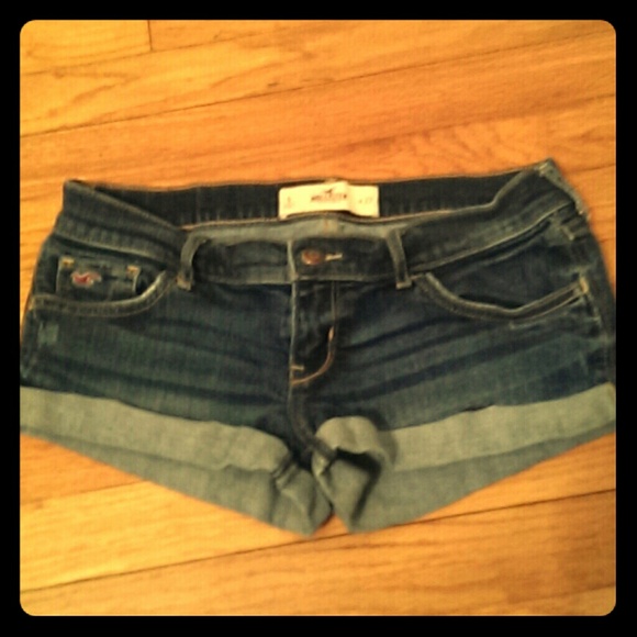 Denim Hollister shorts!