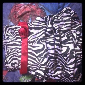 Pompous girly frilly party dress.