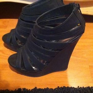 Black comfortable wedges!