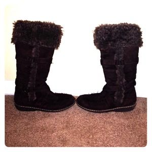 Furry brown boots