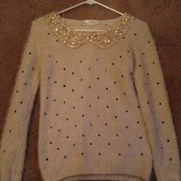 Fuzzy pock a dot sweater
