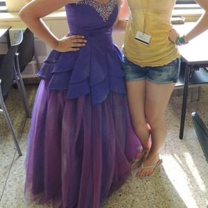 Incredibly poofy princess style dress