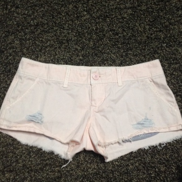 Light pink shorts, peeking pockets, American Eagle