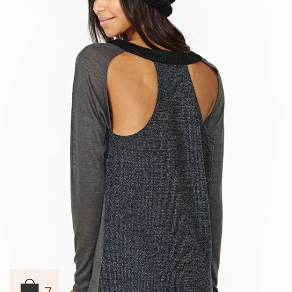 Perfect casual gray tee/knit - Picture 2 of 4