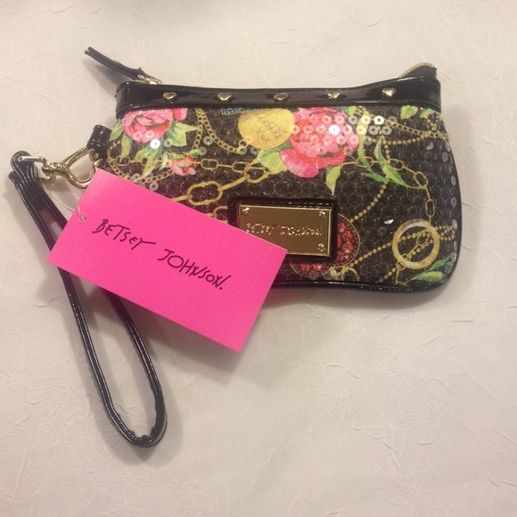 Betsey Johnson Clutches & Wallets - 🎉HOST PICK🎉 Betsey Johnson wristlet