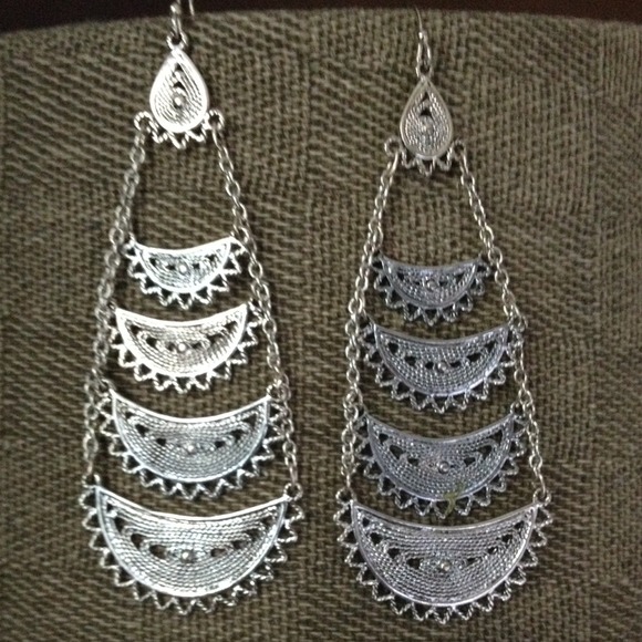 CLEARANCE Dangling Indian Moroccan style earrings - Picture 2 of 3