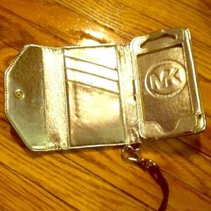 🚫SOLD🚫 Authentic MK iPhone 4 Wallet!! 📱👛