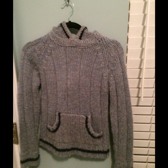 Grey hooded sweater!
