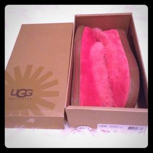 💕Pink UGG Slippers💕