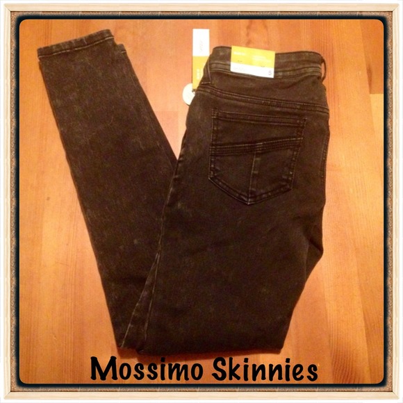 ⭐️NWT Mossimo Black Skinny Jeans⭐️ - Picture 3 of 4
