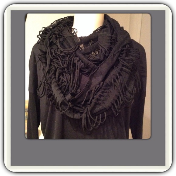 ⭕️BUNDLED⭕️🎉HP🎉✨Unique Black Infinity Scarf NWOT