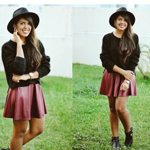 🔴🔴SOLD🔴🔴Burgendy Faux Leather Skater Skirt