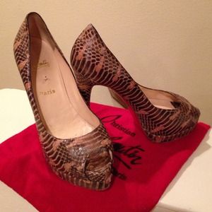 ON HOLD👠Christian Louboutin watersnake "Troca"