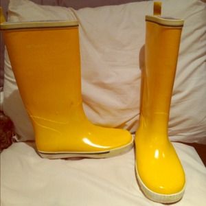 Size 8 (38) tretorn yellow rain boots