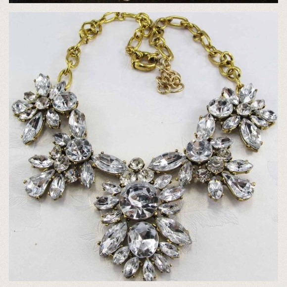 🚫Sold🚫 Crystal Cluster Statement jcrew  necklace - Picture 3 of 4