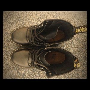 Dr. Martens Black Leather Originals