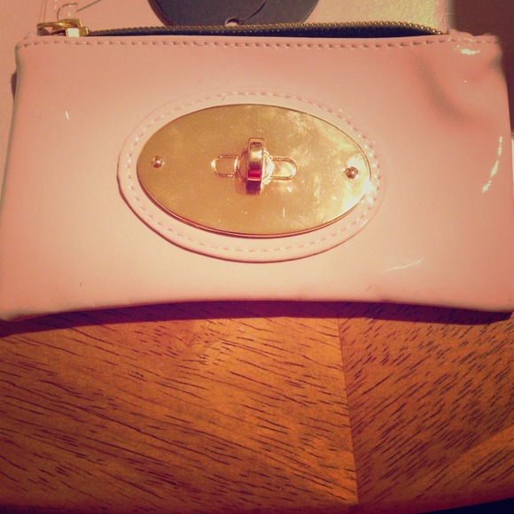 👛SOLD👛 Nude color pouch
