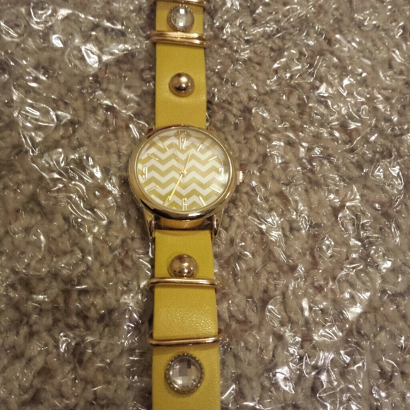 Watch - Picture 2 of 3