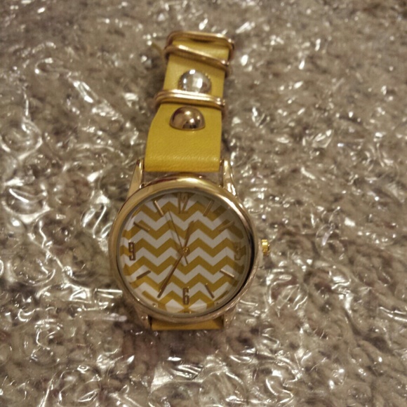 Watch - Picture 3 of 3