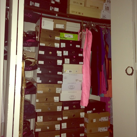 🛍️🪞Check out my Closet 🛍️🪞Like this post to be notified I am LIVE - Picture 9 of 17