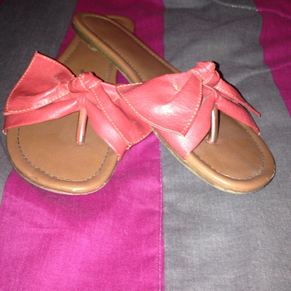 sandals with bow