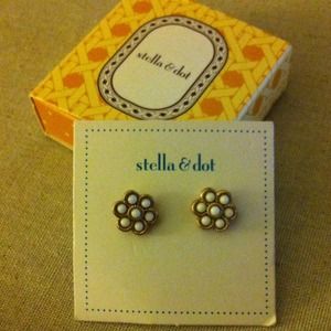 Stella & Dot Studs