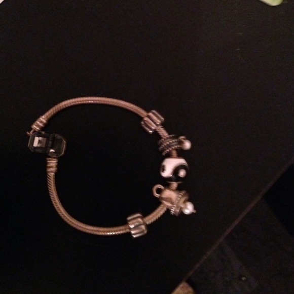 Charm bracelet