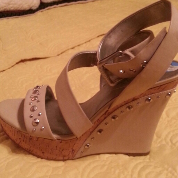 Beige leather wedges